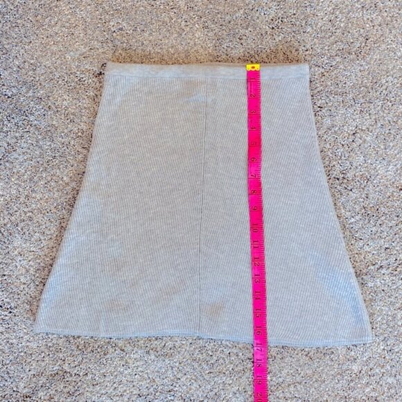 Aritzia WILFRED FREE light gray ribbed stretch mini skirt. Women's size S - Picture 7 of 7